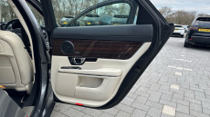 Jaguar XJ 3.0d V6 Portfolio 4dr Auto Diesel Saloon